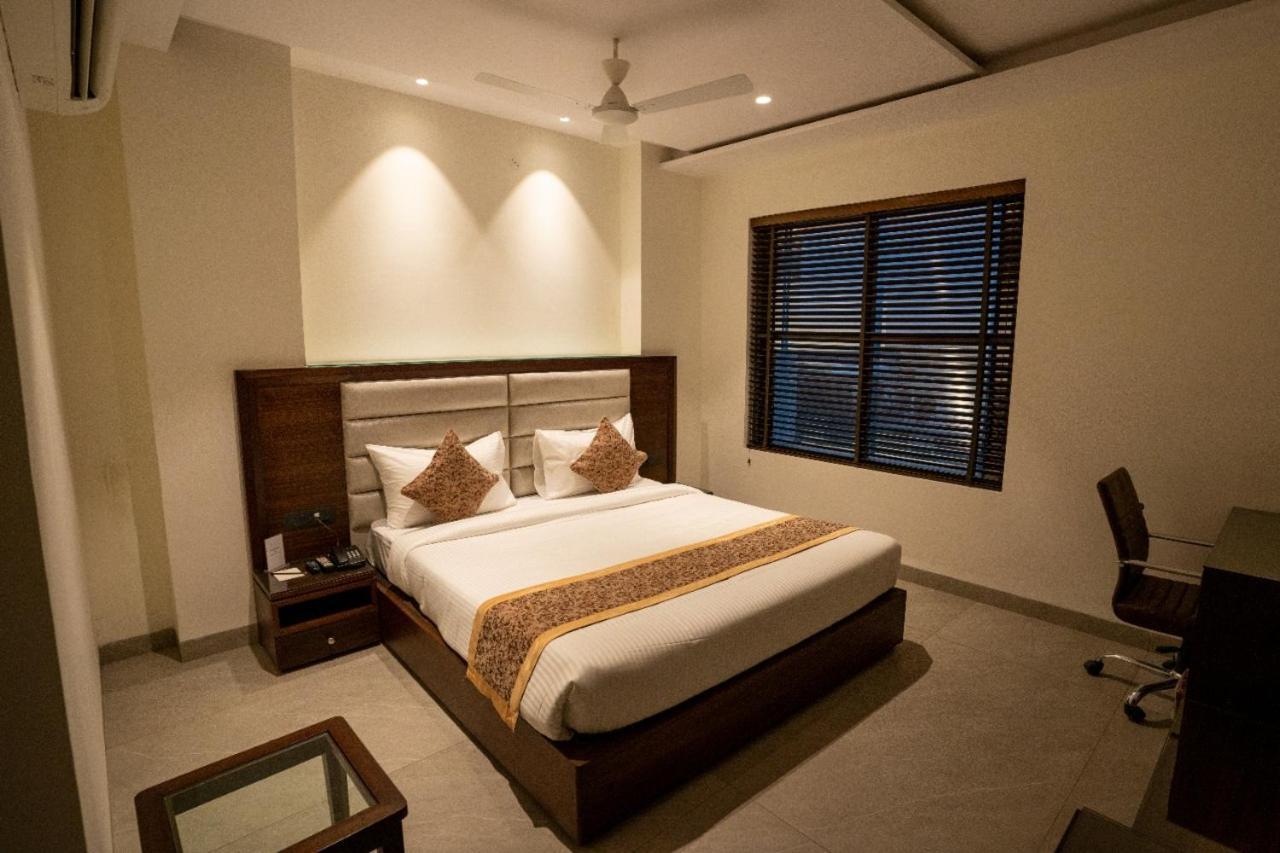 Hotel Smily Ludhiana Dış mekan fotoğraf