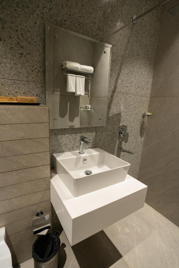 Hotel Smily Ludhiana Dış mekan fotoğraf