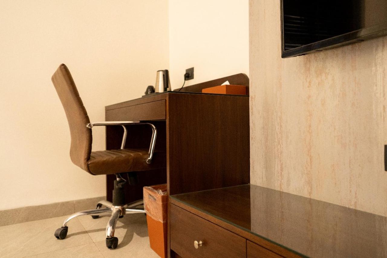 Hotel Smily Ludhiana Dış mekan fotoğraf
