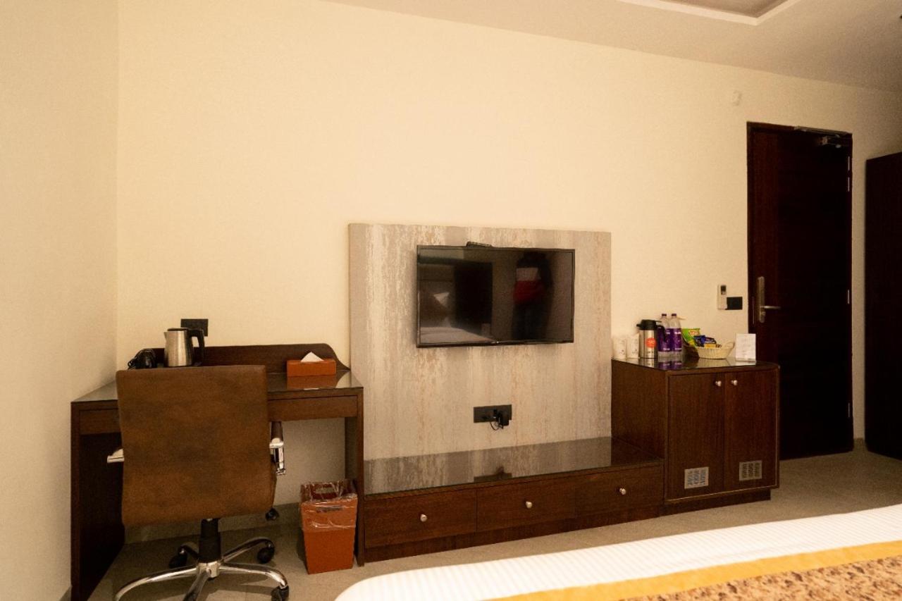 Hotel Smily Ludhiana Dış mekan fotoğraf