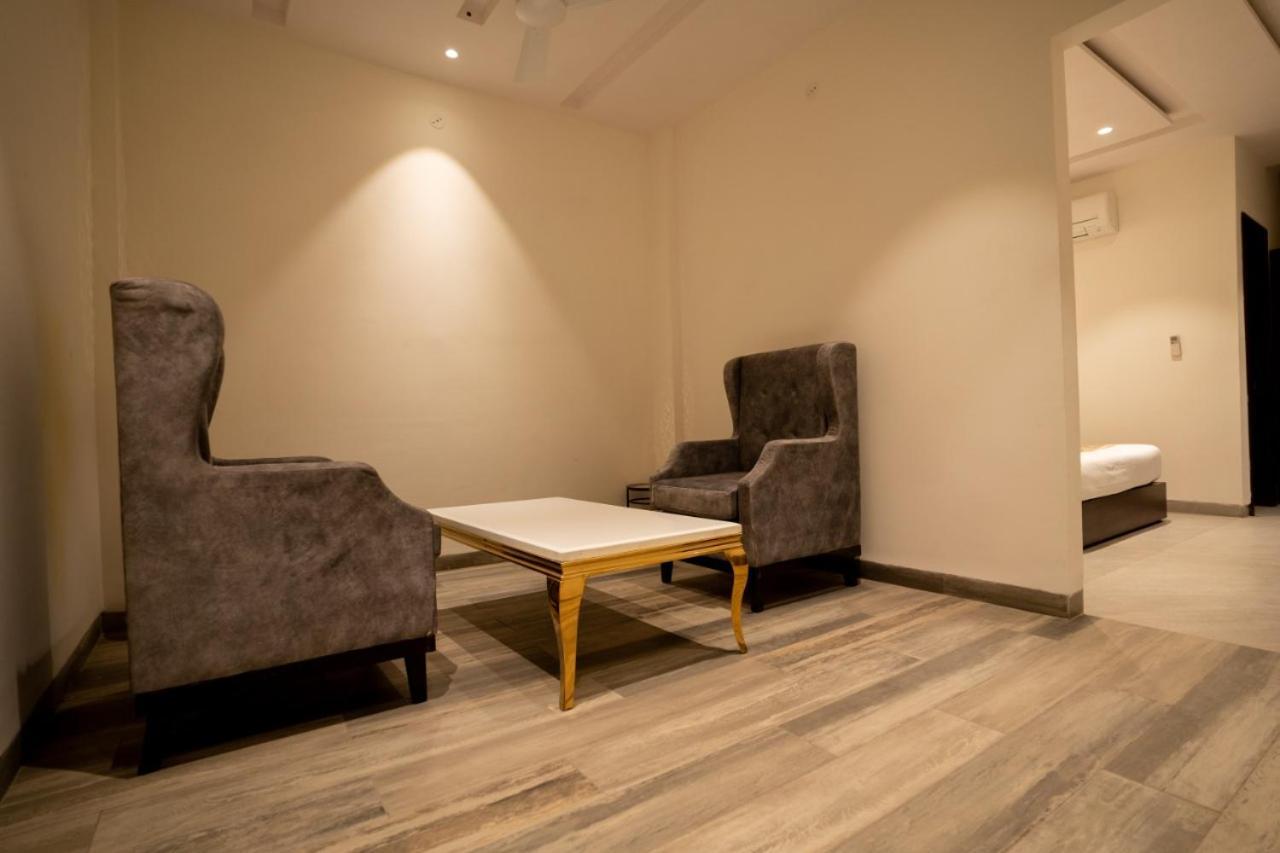 Hotel Smily Ludhiana Dış mekan fotoğraf