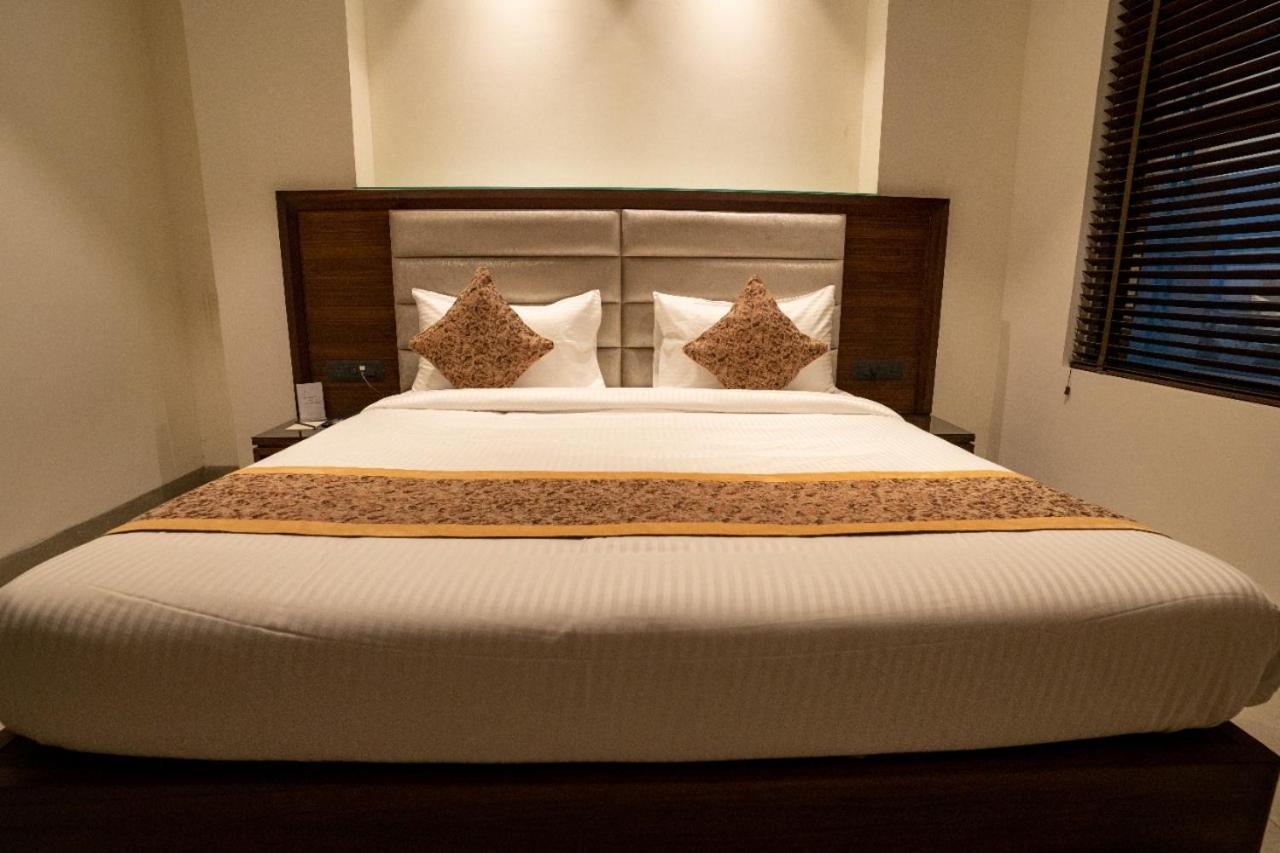 Hotel Smily Ludhiana Dış mekan fotoğraf